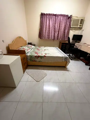 ROOM AVAILABLE FOR EXECUTIVE BACHELOR