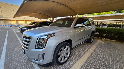 2015 Cadillac Escalade Platinum | GCC Specs | Pristine Condition