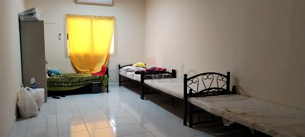 LADIES BED SPACE NEAR EMIRATES DRIVING INSTITUTE