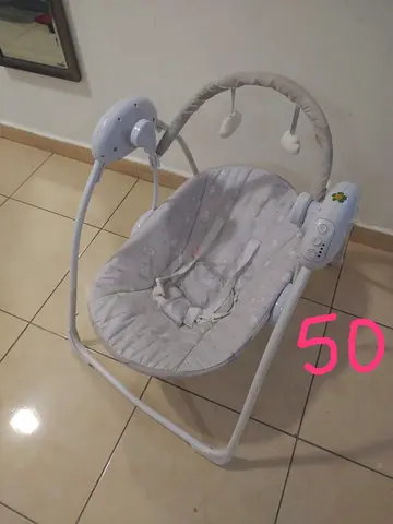Battery-operated baby swing ✅