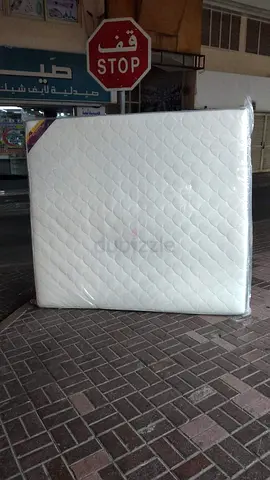 Queen size mattress - good condition, lightly used