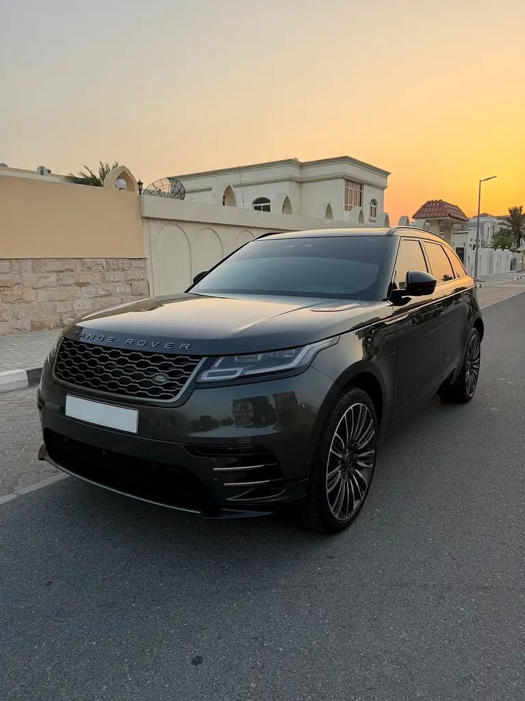 Land Rover Range Rover Velar 2021 — photo 1 of 12