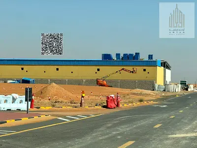A strong investment opportunity in a strategic location directly on Hatta Road and on the Dubai border, near Dragon Mart, making it ideal for industri