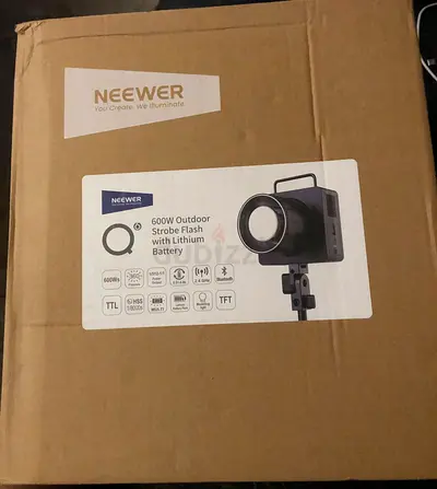 NEEWER Q6 600Ws 2.4G TTL Outdoor Studio Flash