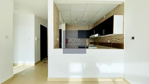 Modern 1 BR Apartment with Open Views in Arjan