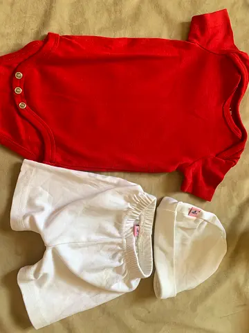 Newborn Baby Clothing Set (0–3 Months) – Gently Used
