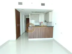 STUDIO | UNFURNISHED | FAMILY BUILDING