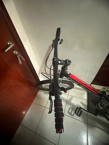 Land Rover Mountain Bike Red and Black