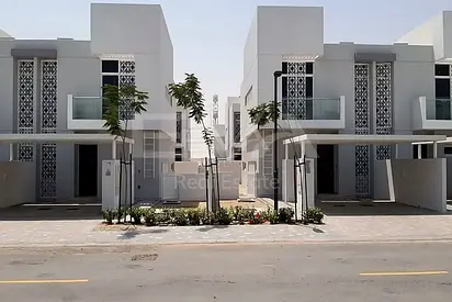 SINGLE ROW | CORNER UNIT | SPACIOUS 3 BR