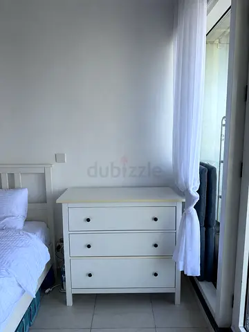Chest of drawer
