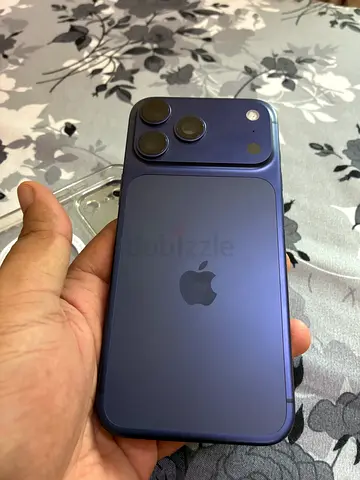 iPhone 17 Pro Max Blue -99% battery health