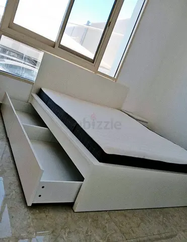 IKEA malam bed with mattress King size bed 2 storage drawers underneath is availabl