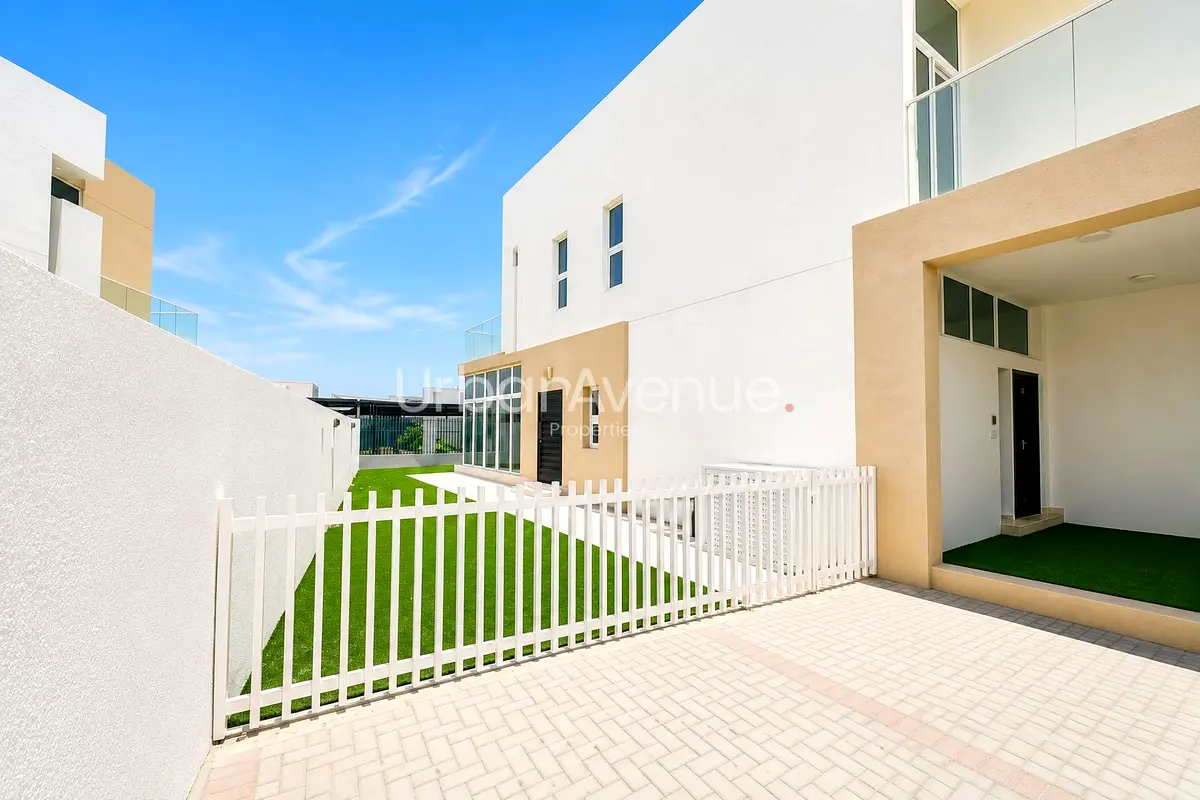 Plus Maid's Room | Private Garden | Single Row | Vacant