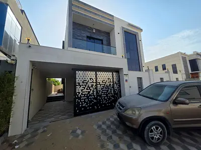 للإيجار – فيلا في الياسمين  💰 الإيجار: 110,000 درهم (السعر نهائي)  مواصفات الفيلا:  5 غرف نوم مجلس واسع صالة غرفة خادمة تكييف مركزي مساحة 3200 قدم² ا