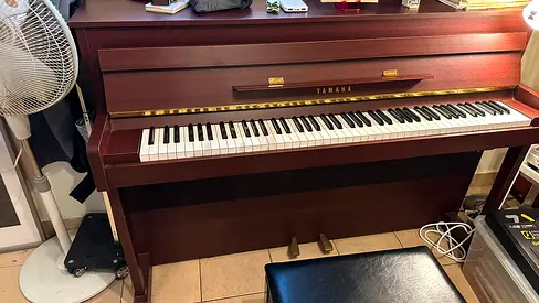 Yamaha upright digital piano in perfect working condition, almost brand new!