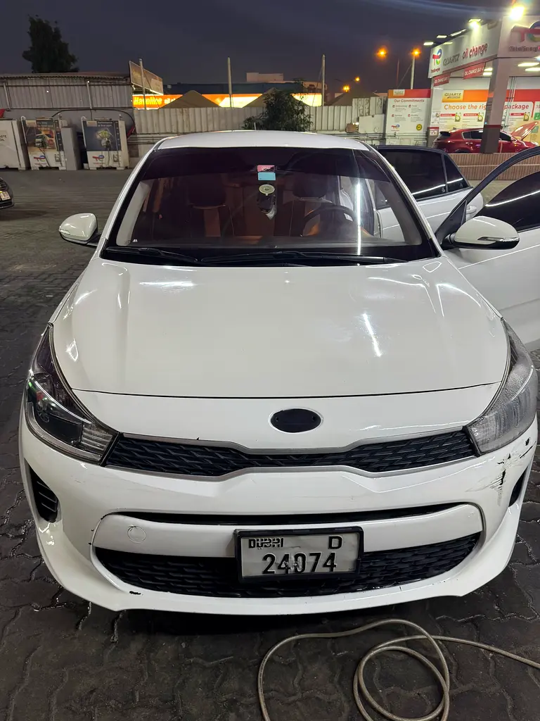 Kia Rio 2018 — photo 1 of 6