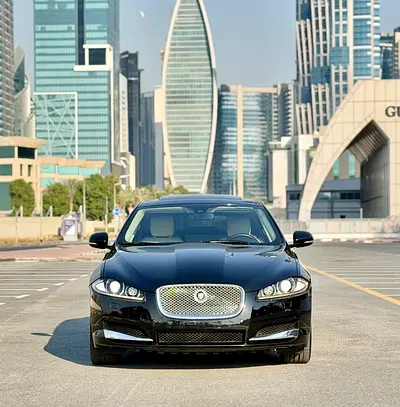 2012 Jaguar XF 照片 2