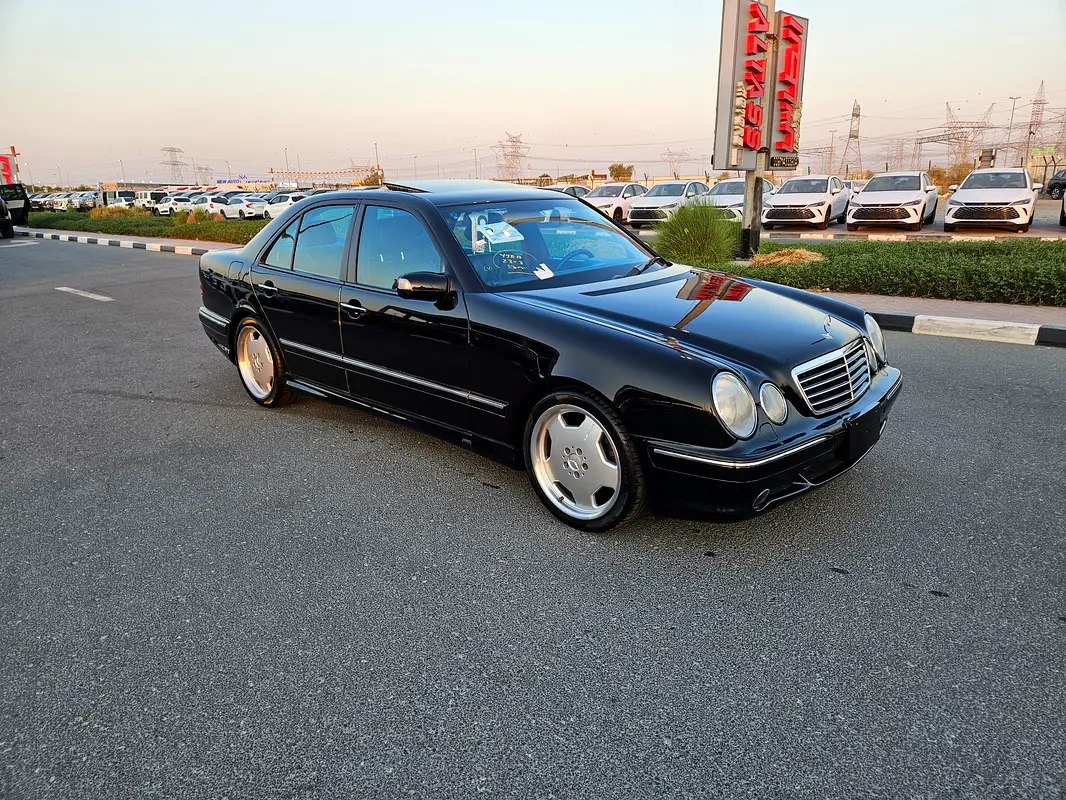 Mercedes-Benz E-Class 2001 — photo 1 of 20
