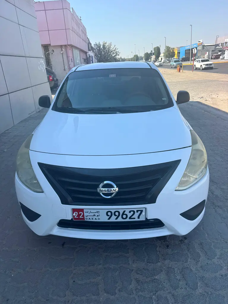 Nissan Sunny 2016 — photo 1 of 11