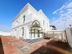 Luxurious 5BR Villa// With Majlis+Wardrobes & Maidroom In Hoshi