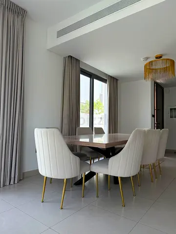Dining table with 6 chairs URGENT ‼️