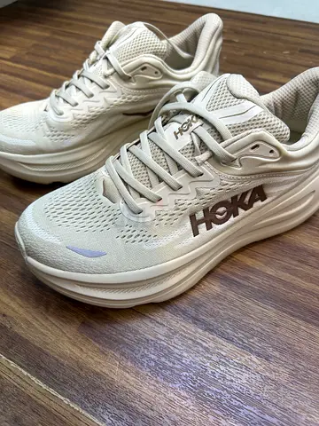 Hoka bondi 9 running shoes (pair) - size US 9 / EU 43 / UK 8.5