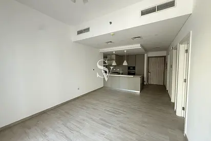 Ellington | Pool View | Premium 1BR