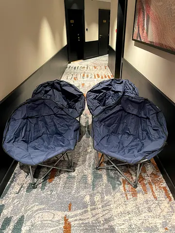 4 outdoor chairs in excellent condition