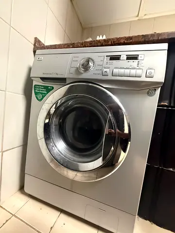 Lg 7 kg washer and 4 kg dryer 2 in one latest model