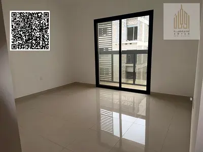 Brand-New Three-Bedroom Apartment Near China mall.