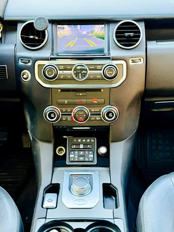 2016 LAND Rover LR4 — фото 12