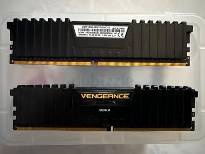 Corsair Vengeance DDR4 16GB (2x8GB) RAM - Black Heatsink, Good Condition