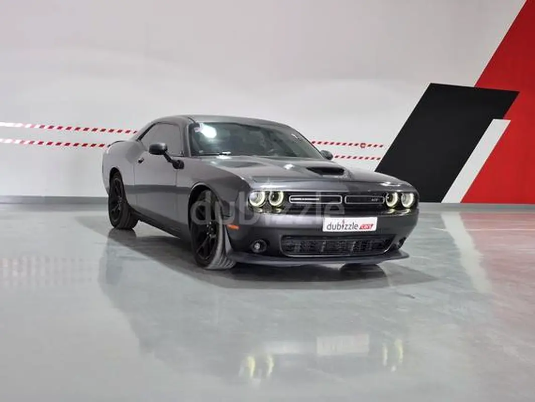 Dodge Challenger 2019 — photo 1 of 12