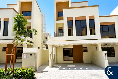Corner Plot | Close to Hub | Brand New
