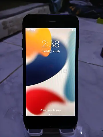 iPhone 7 - good working condition with charger