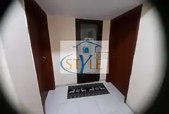 Three-bedroom apartment with a living room, 450,000 dirhams