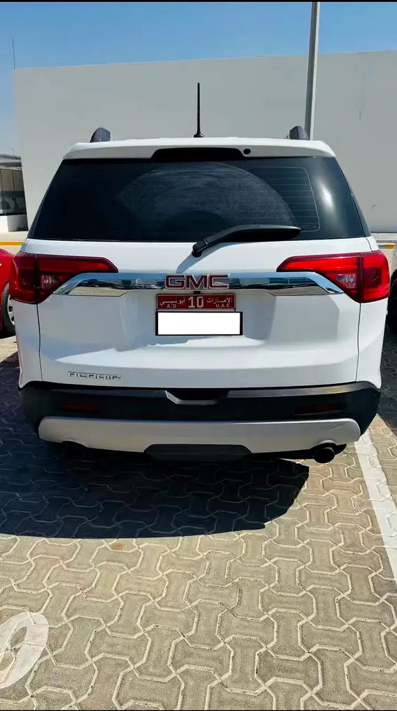 GMC Acadia 2017 — photo 1 of 7