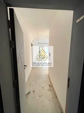 الجرف 3 خلف السوق الصيني غرفتين وصاله 3 حمام مساحه ممتازه مع شهر فري