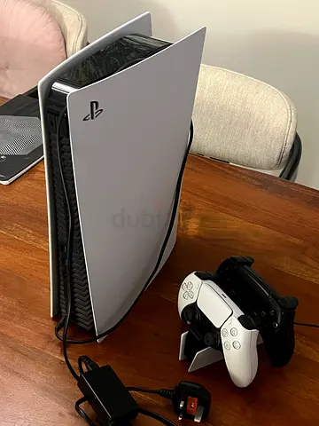 Playstation 5 + 2 dual sense controller