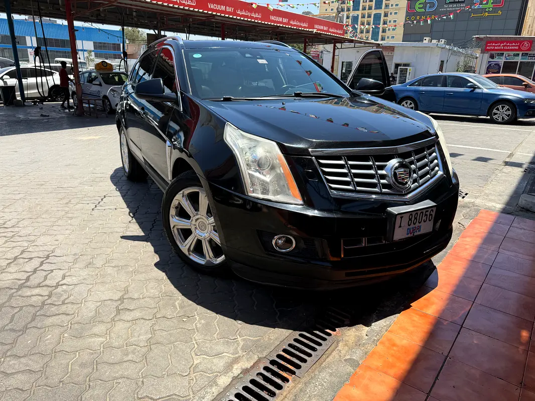 Cadillac SRX 2013 — photo 1 of 6