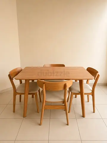Dining Table Set for Sale – Al Khan, Sharjah
