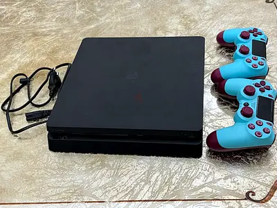 PlayStation 4 , 2 controllers and 2 games of any choice from the following games