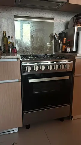 Used freestanding gas cooker with oven - good condition