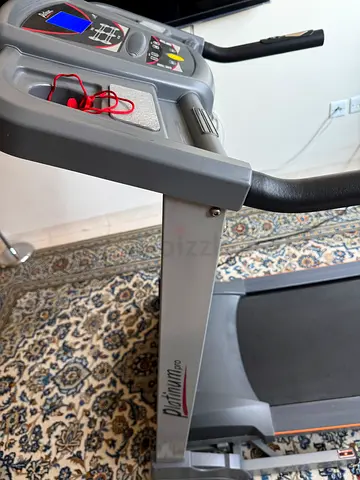 Treadmill, lightly used in excellent condition