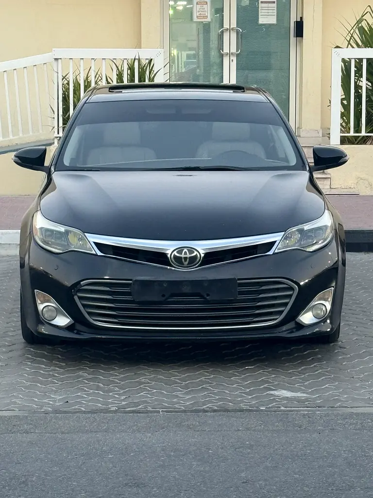 Toyota Avalon 2013 — photo 1 of 12