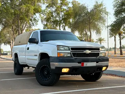 Silverado 2500 HD Custom - GCC Specs