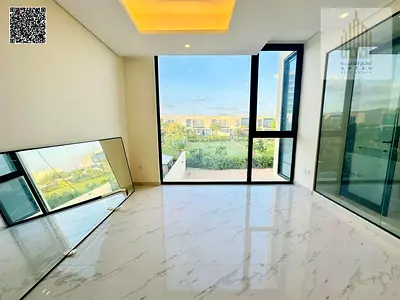 Luxury Villa with Spacious Garden
