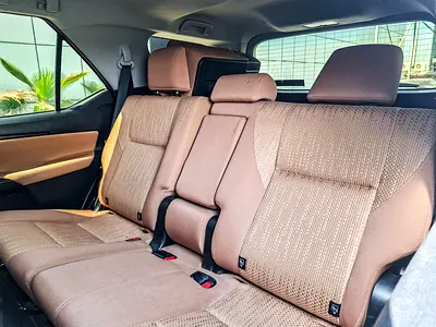 2018 Toyota FORTUNER — фото 12