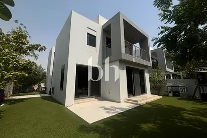 Large Plot | Vacant August | Extended Living