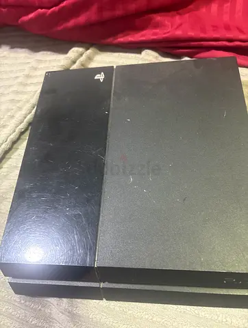 PlayStation 4/PS4 Great Condition cd disk broken